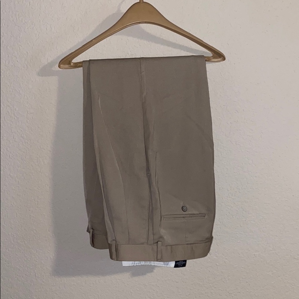 MENS Covington slacks khaki color  EUC